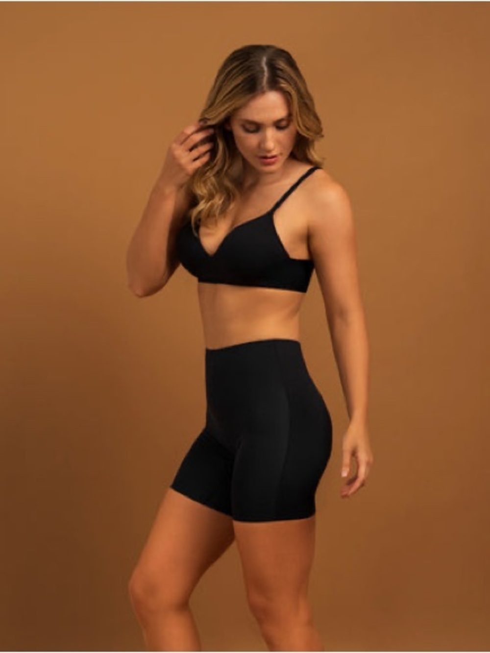 32 Degrees Black Layer Zero Seamless Shaping Shorts in Black. New in box!